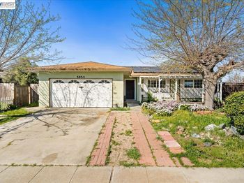 5954 Running Hills Ave