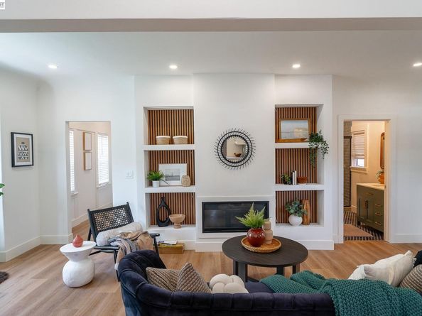 3708 Lyon Ave, Oakland CA 94601