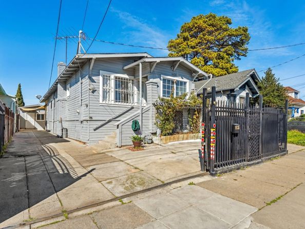 1433 56Th Ave, Oakland CA 94621