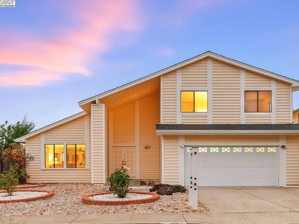 109 Oak Ct, Hercules CA 94547