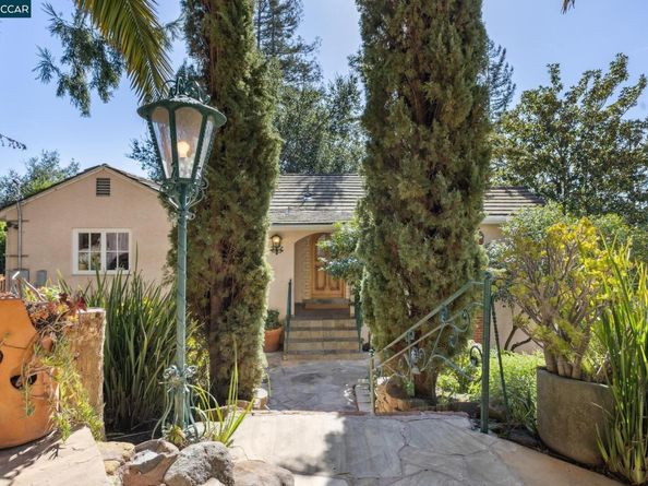 40 Las Palomas, Orinda CA 94563