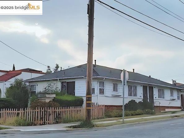 4031 Penniman Ave, Oakland CA 94619