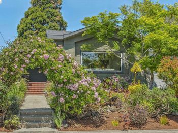 1233 Carleton St