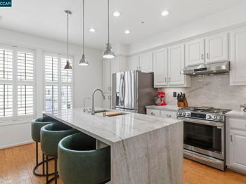 4483 Brannigan St