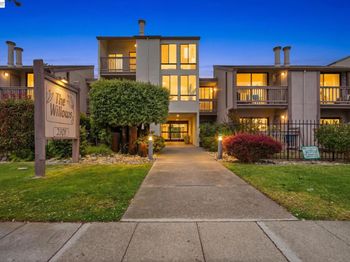 2101 Shoreline Dr