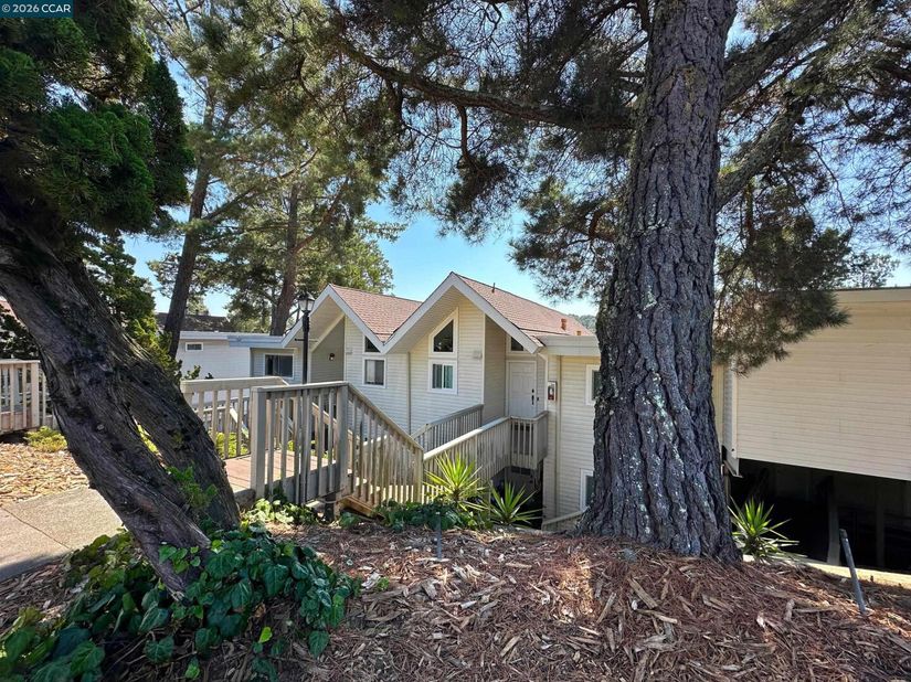 1984 Ascot Dr C, Moraga CA 94556