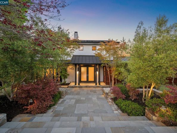 145 Danefield Pl, Moraga CA 94556