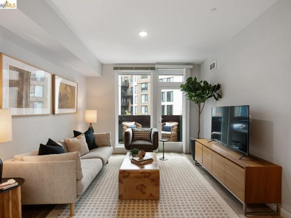 260 Brooklyn Basin Way 460, Oakland CA 94606