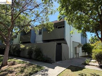 1800 Laguna ST