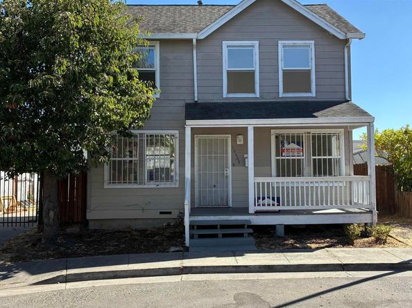 10469 West Ct, Oakland CA 94603