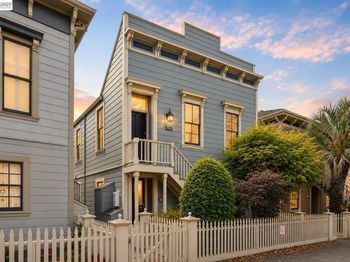 800 Delaware Street
