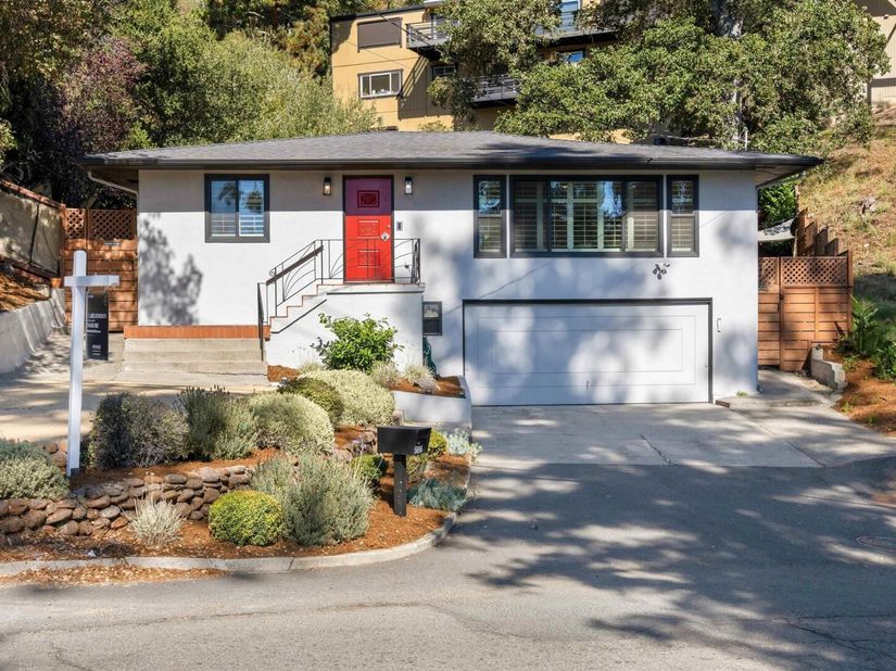 5696 Colton Blvd, Oakland CA 94611