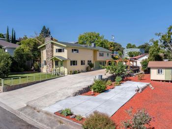 748 3rd Ave.