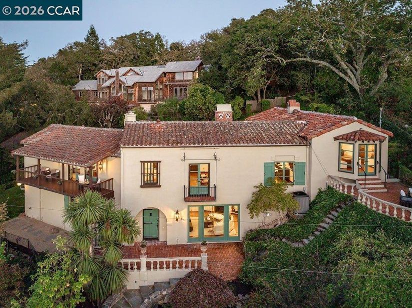 63 La Cuesta Rd, Orinda CA 94563