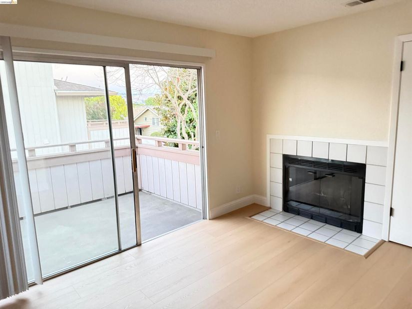 25129 Copa Del Oro Dr 203, Hayward CA 94545