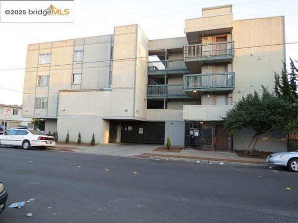 1532 Chanslor AVE, Richmond CA 94801