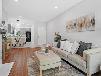 3530 Oakwood Terrace