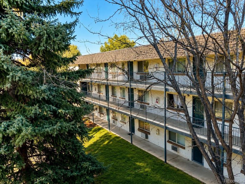 2225 S Jasmine Street 302, Denver CO 80222