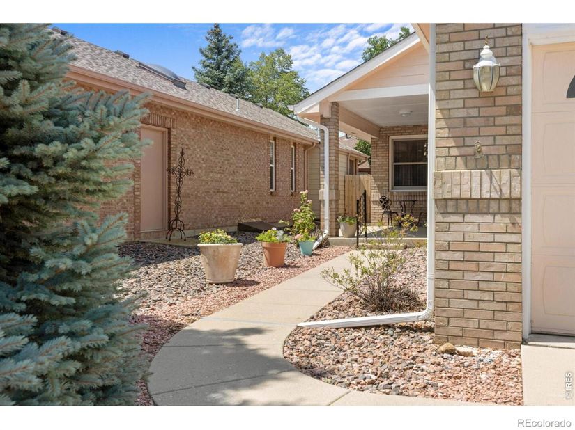 809 Zweck Court, Longmont CO 80503