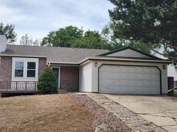 5852 W 75th Place