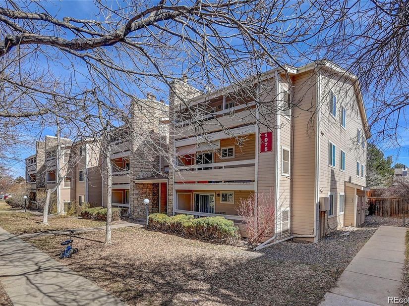 1075 S Elkhart Way 302, Aurora CO 80012