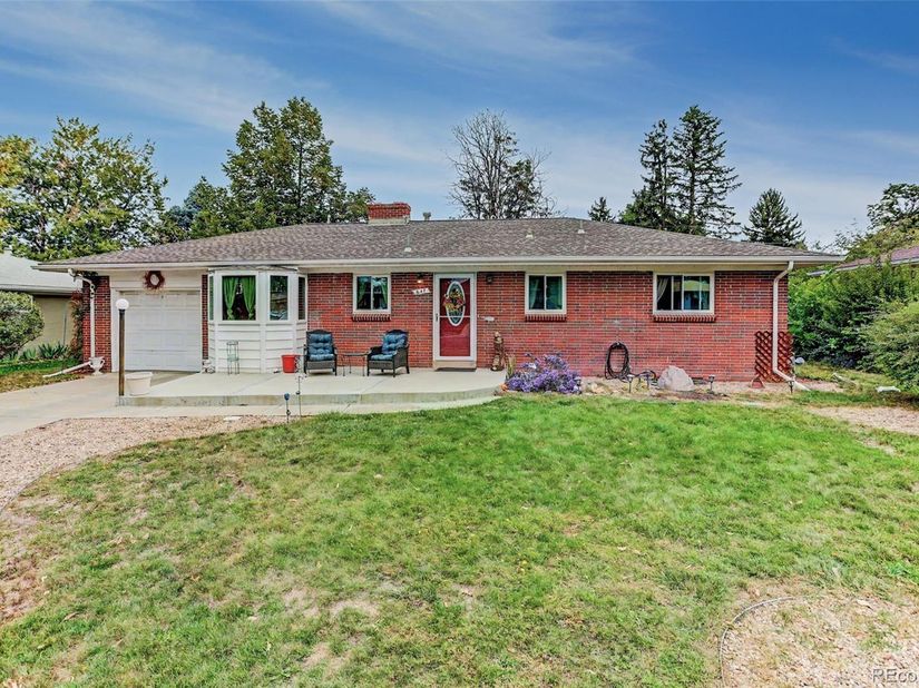 647 W Valleyview Avenue, Littleton CO 80120