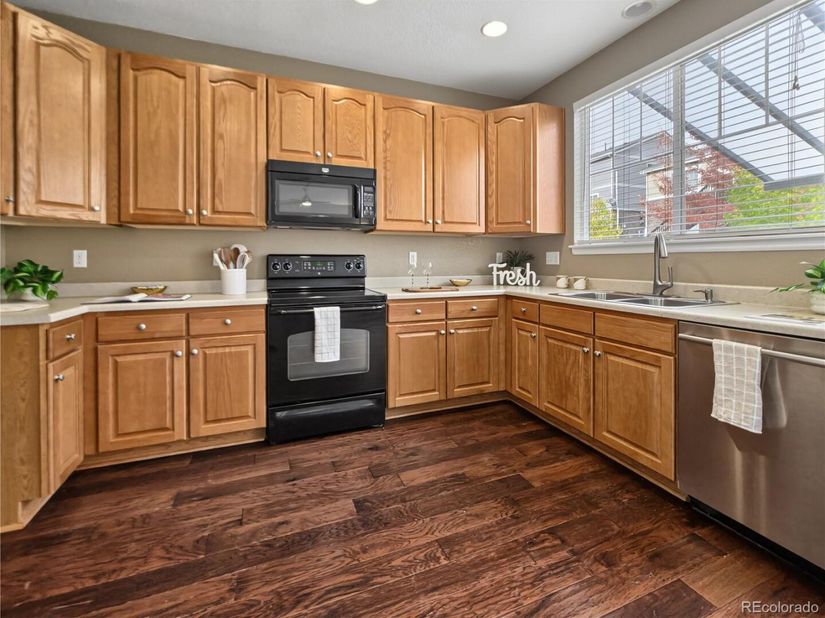 6860 S Algonquian Court, Aurora CO 80016