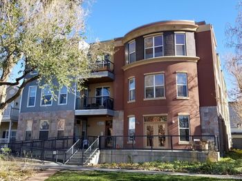 2422 Tremont Place