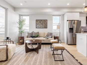 1467 N Locust Street