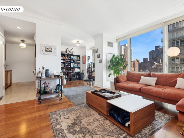 250 East 53rd Street 1403, New York NY 10022