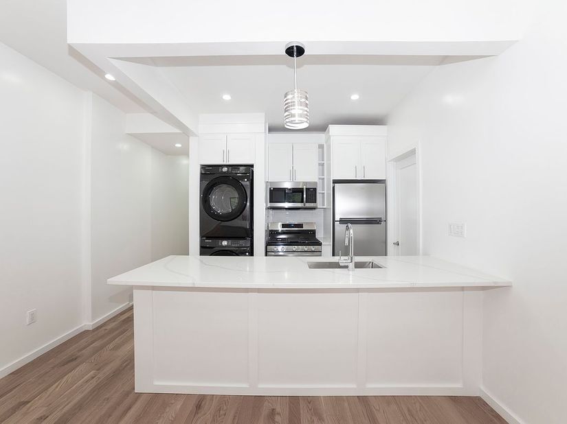 309 East Houston Street 2D, New York NY 10002