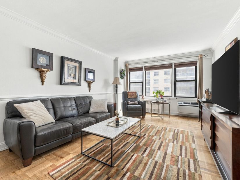 245 East 24th Street 8D, New York NY 10010