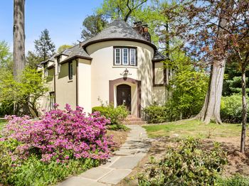 4600 Grosvenor Avenue