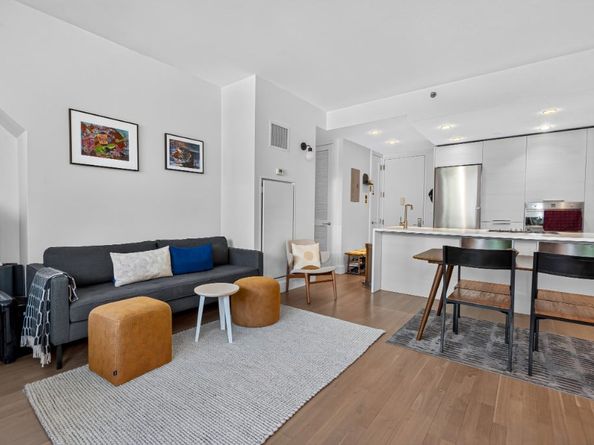 5-19 Borden Avenue 2C, Queens NY 11101