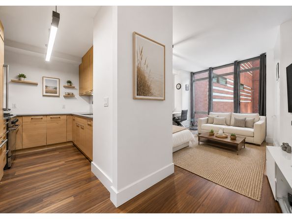 333 East 91st Street 4F, New York NY 10128