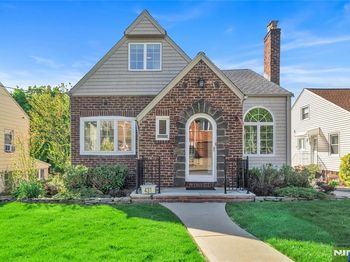 431 Van Renssalaer Court