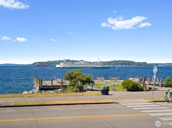 1156 Alki Avenue SW 104, Seattle WA 98116