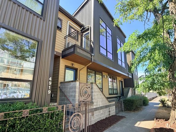 4917 39th Avenue S, Seattle WA 98118