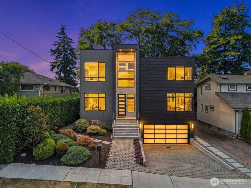 3451 12th Avenue W, Seattle WA 98119