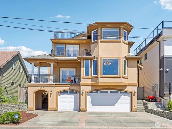 1006 N 28th Place, Renton WA 98056