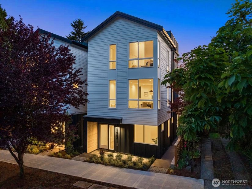 823 B 17th Avenue, Seattle WA 98144