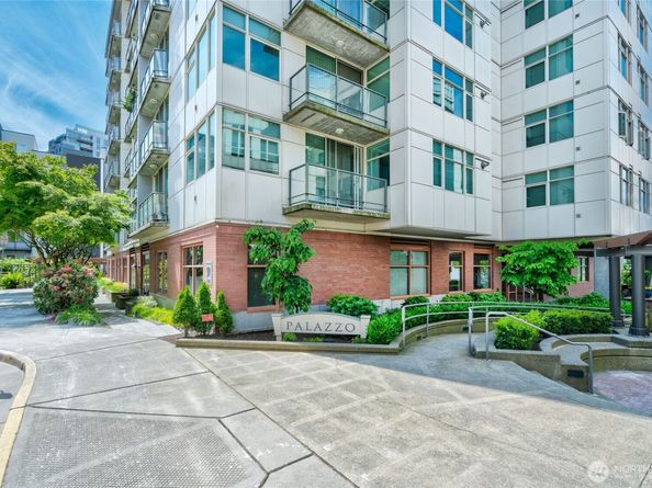 1100 106th Avenue NE 609, Bellevue WA 98004