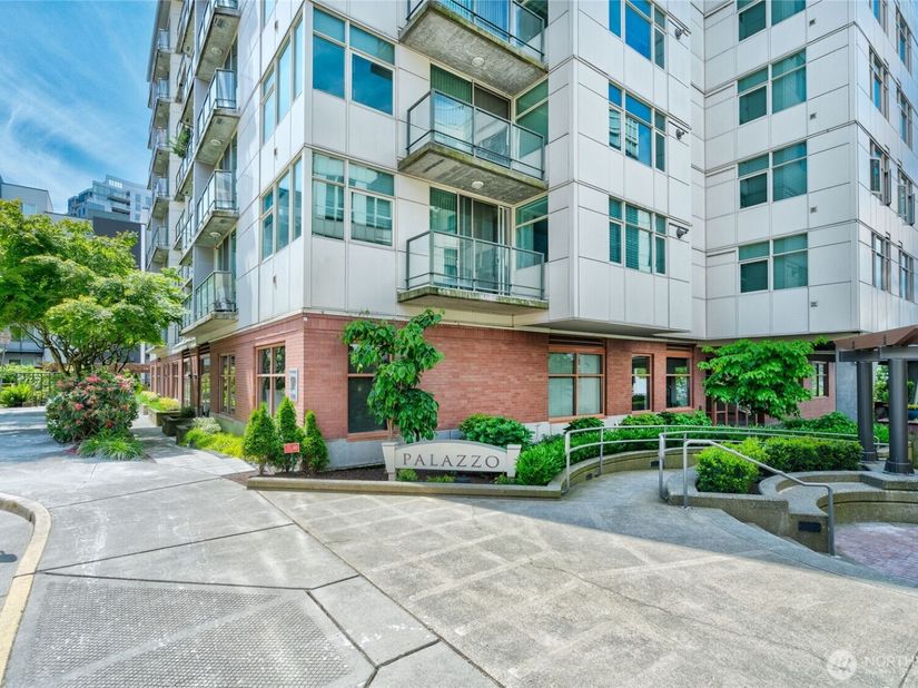1100 106th Avenue NE 609, Bellevue WA 98004