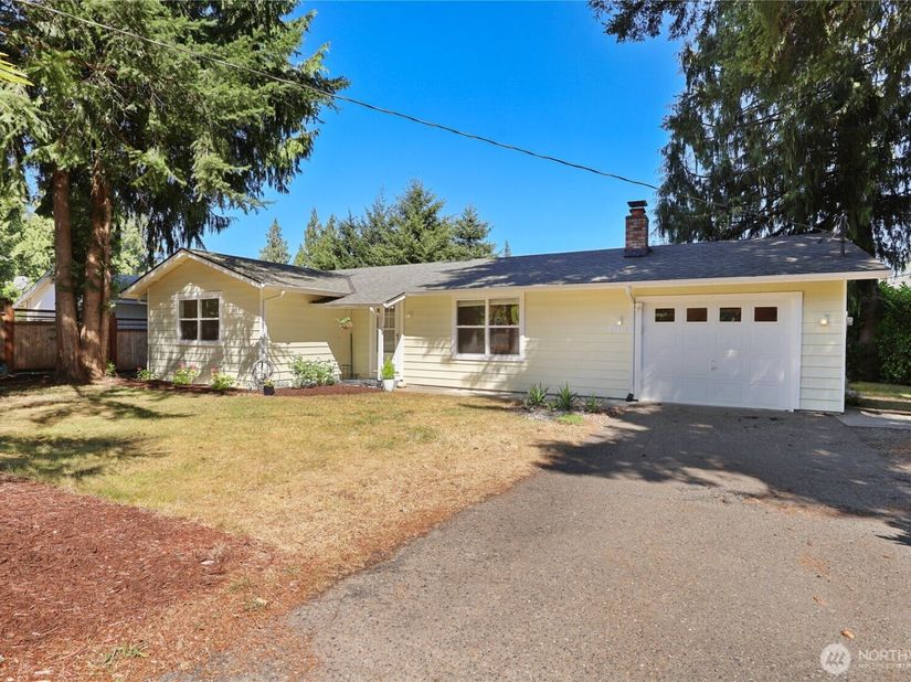 25950 NW Circle Drive S, Poulsbo WA 98370