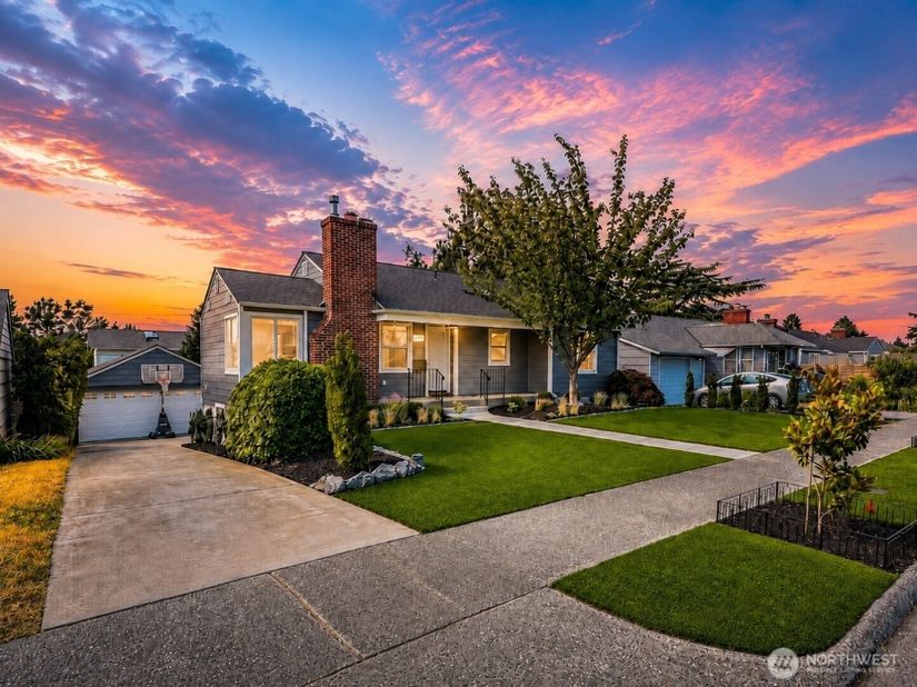 5717 59th Avenue NE, Seattle WA 98105