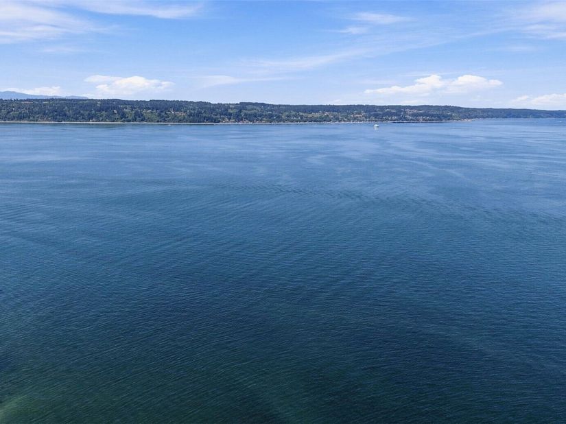 1010 1st Lane, Mukilteo WA 98275