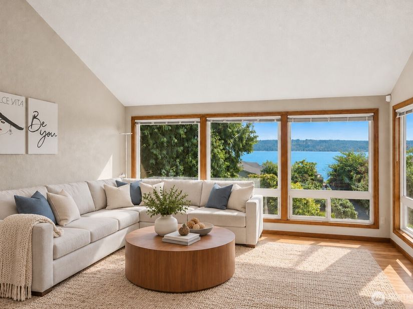 242 W Lake Sammamish Parkway SE, Bellevue WA 98008