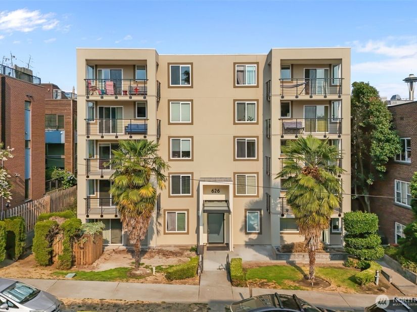 626 4th Avenue W 306, Seattle WA 98119