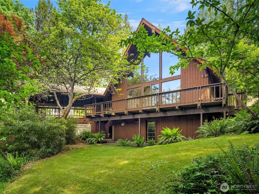 5709 80th Avenue SE, Mercer Island WA 98040