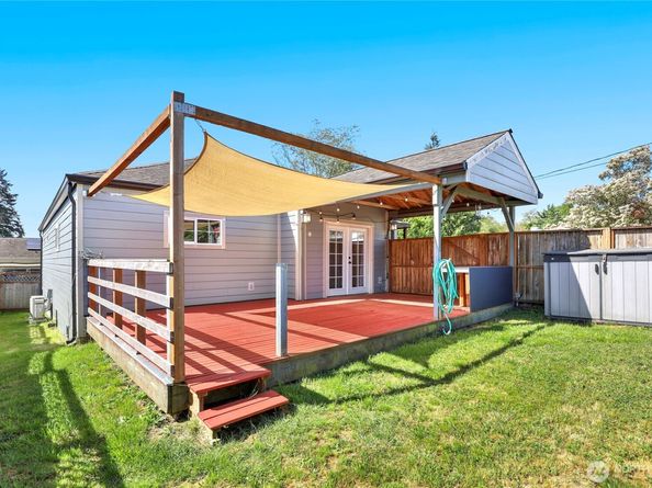 3733 D Street, Bremerton WA 98312